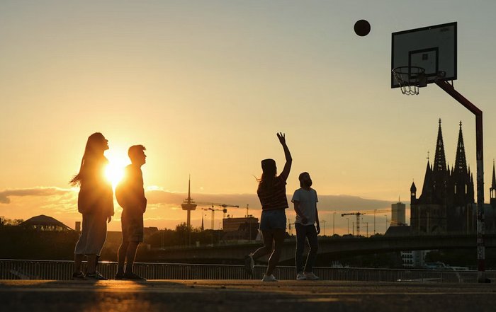 Article Image for Sports Communities That Span Continents